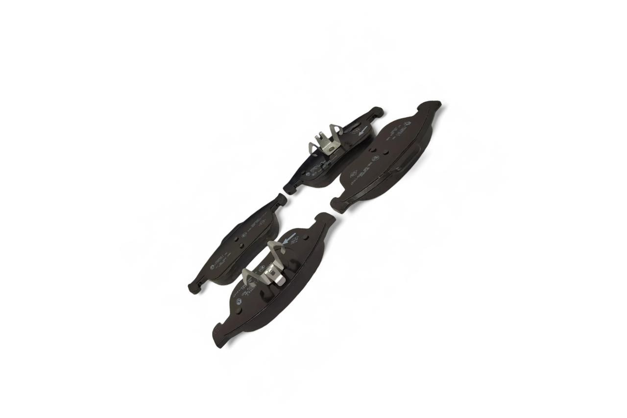 Nissan/Renault Front Brake Pad Set AV239849
