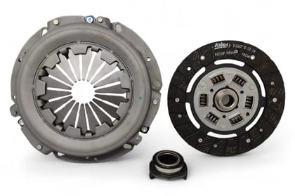 Valeo Clutch Kit (Disc+Pressure Plate+Bearing) AV713569