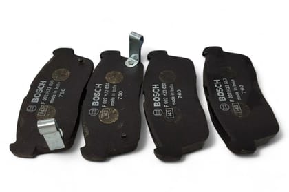 Bosch Front Brake Pad Set AV687860