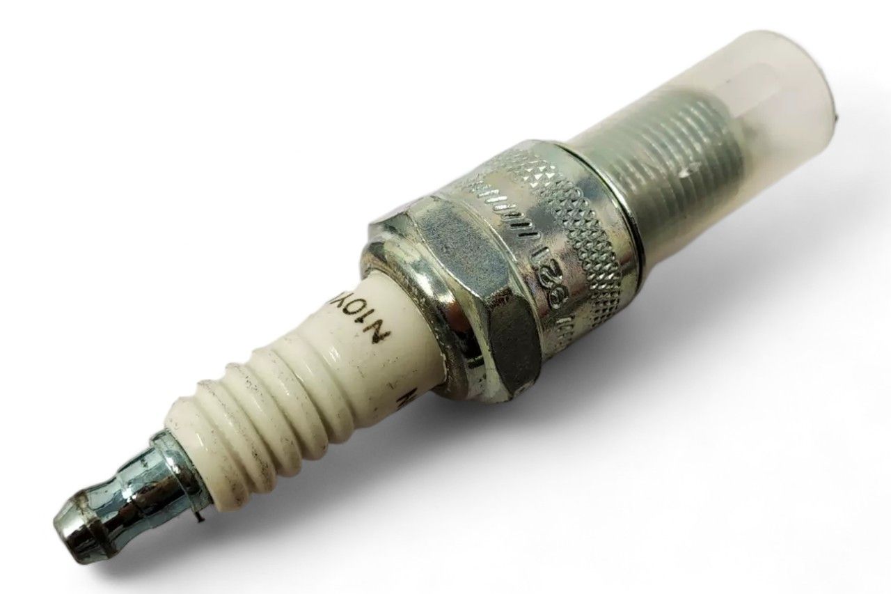 Champion Spark Plug AV843863