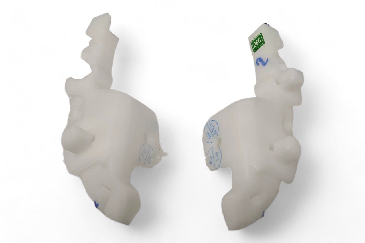 Nissan/Renault Front Bumper Bracket AV682961