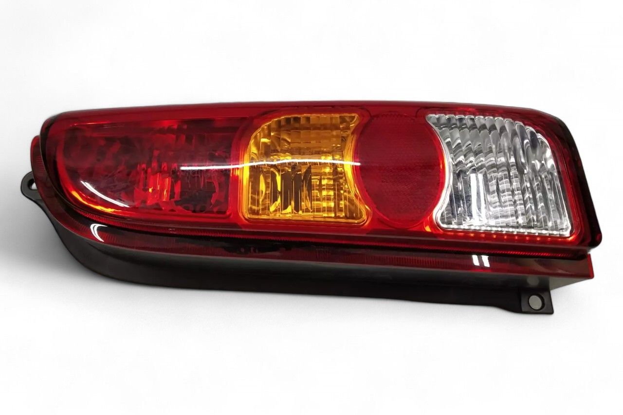 Maruti Suzuki Rear Tail Lamp - RH AV203738