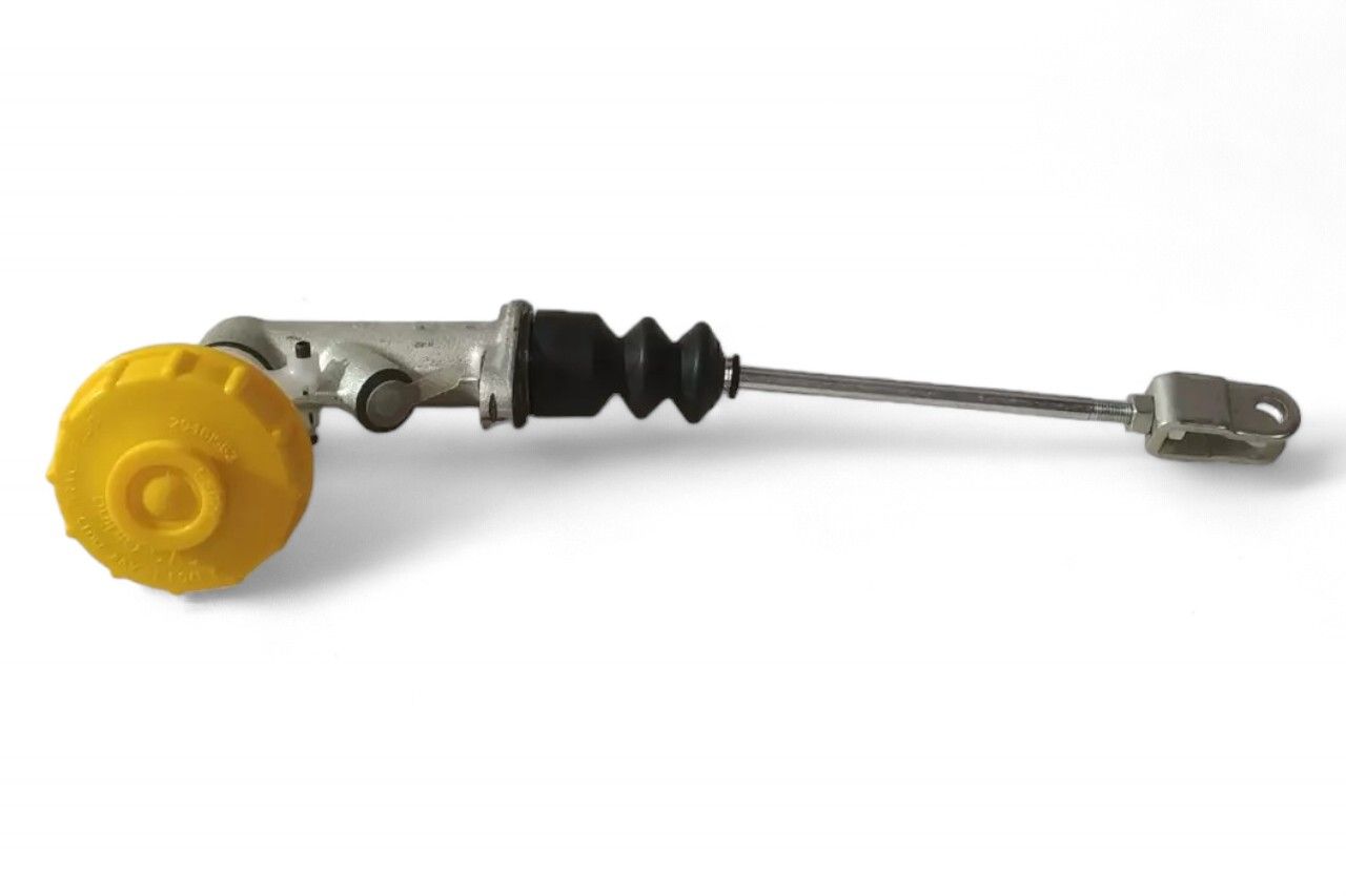 Mahindra Clutch Master Cylinder AV186552