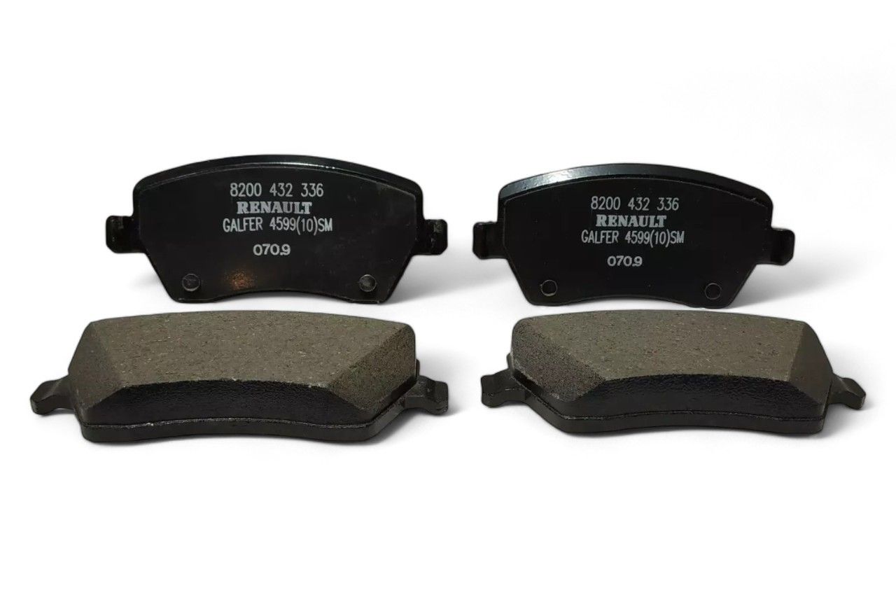 Nissan/Renault Front Brake Pad Set AV612211