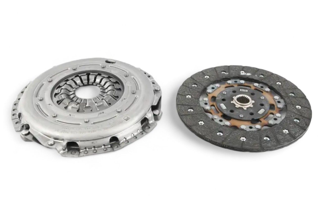 Valeo Clutch Set (Disc+Pressure Plate) AV322672