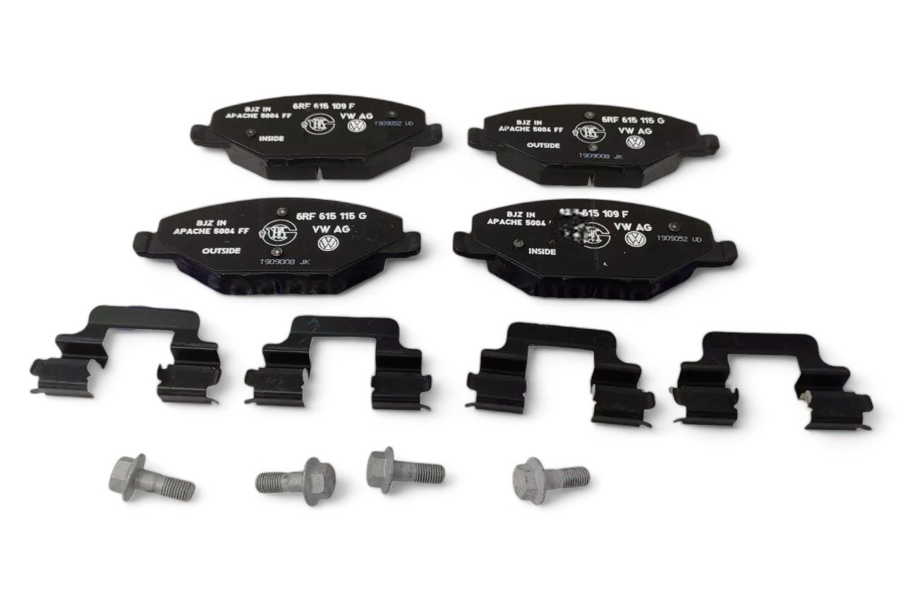 VAG (VW, Audi, Skoda) Front Brake Pad Set AV884835