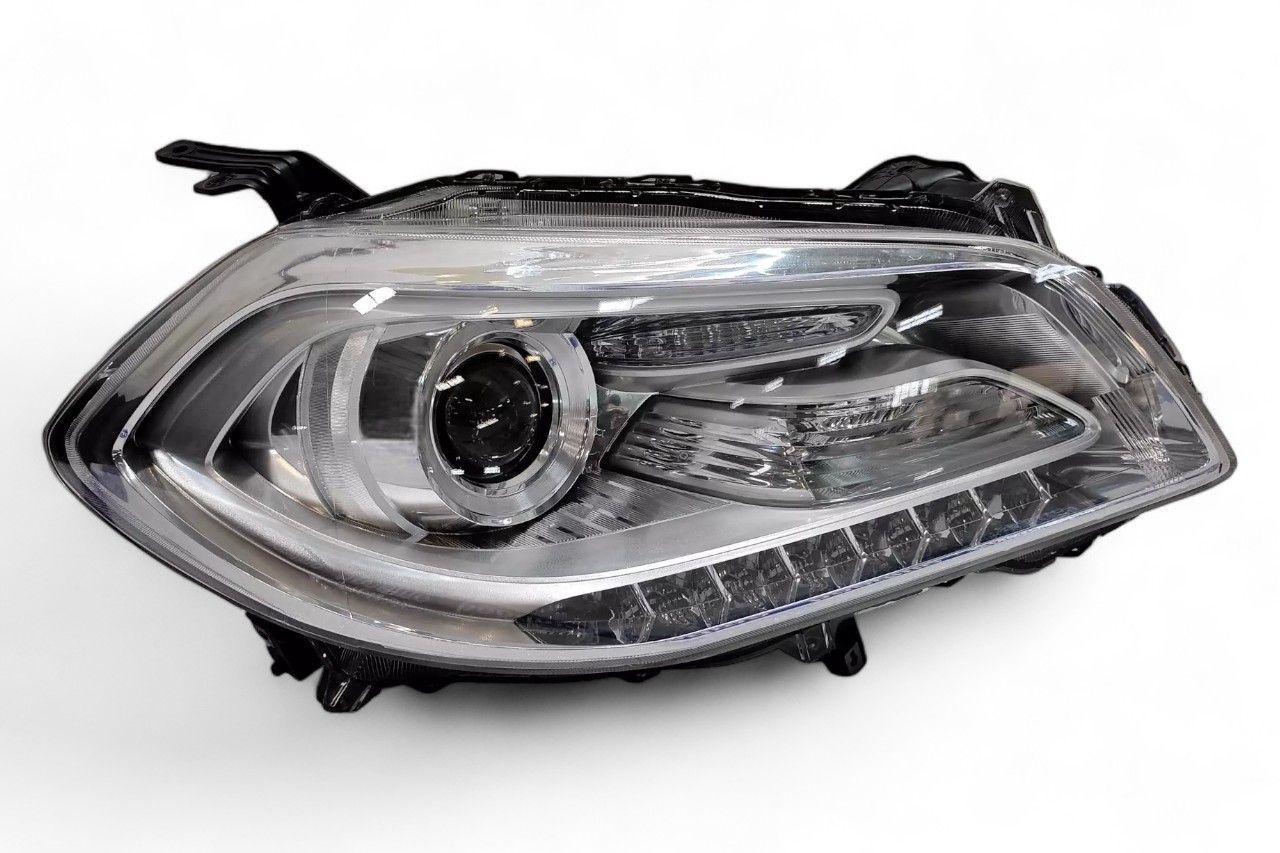 Lumax Head Lamp - RH AV874968
