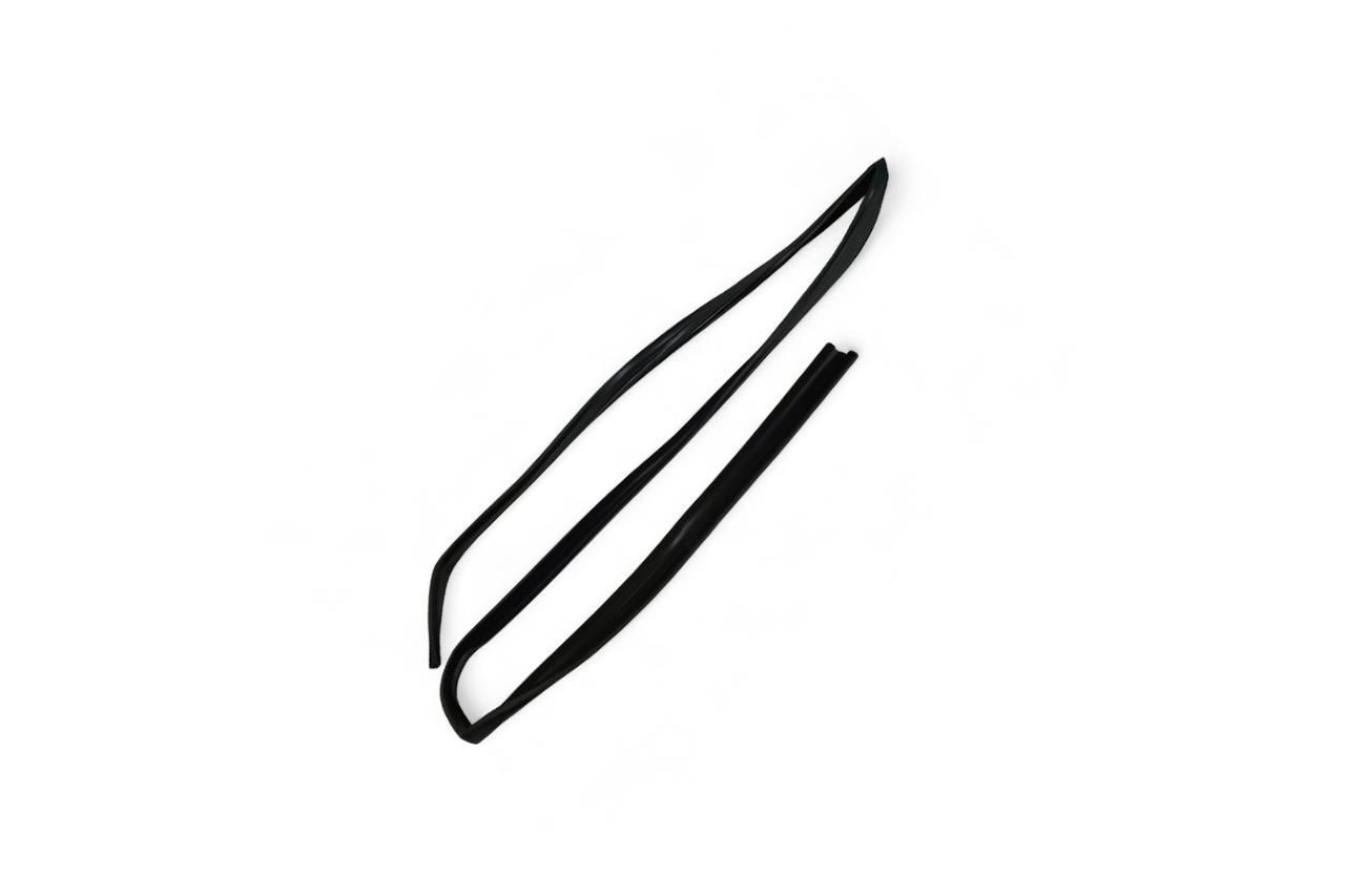 Maruti Suzuki Front Door Glass Run - RH AV364676