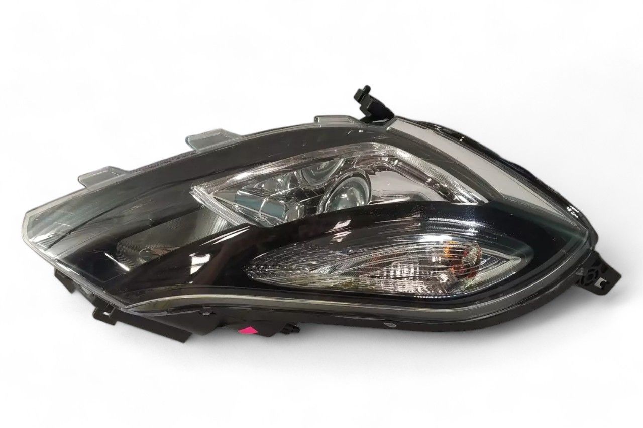 Tata Head Lamp - RH AV118642