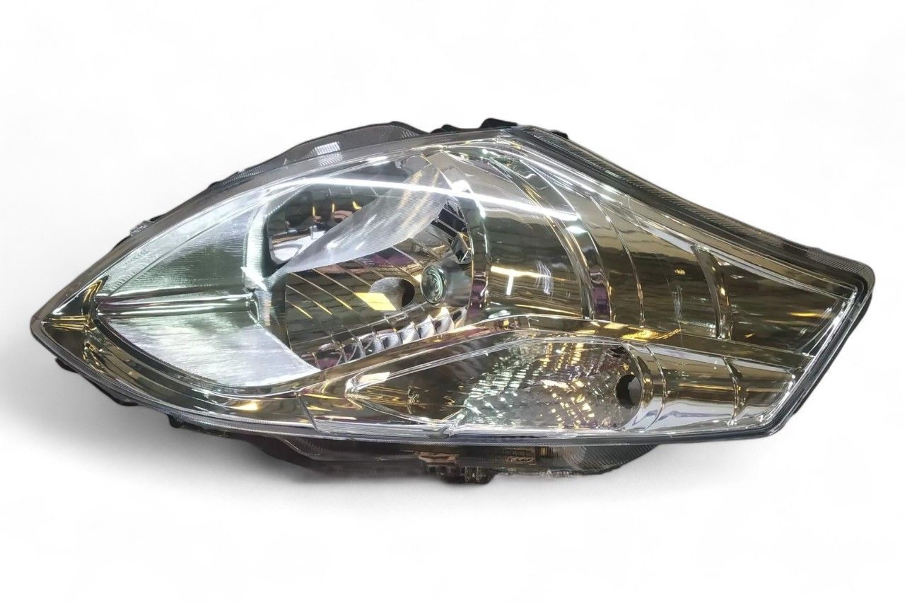 Lumax Head Lamp - RH AV827485