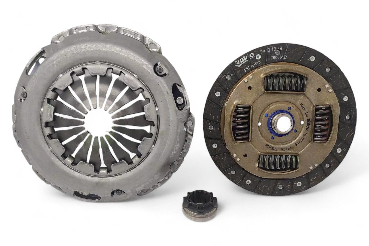 Valeo Clutch Kit (Disc+Pressure Plate+Bearing) 826725
