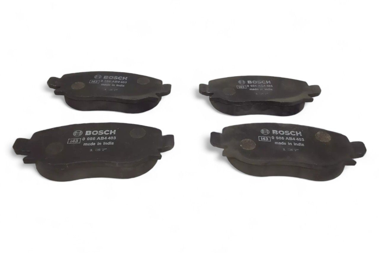 Bosch Front Brake Pad Set AV318154