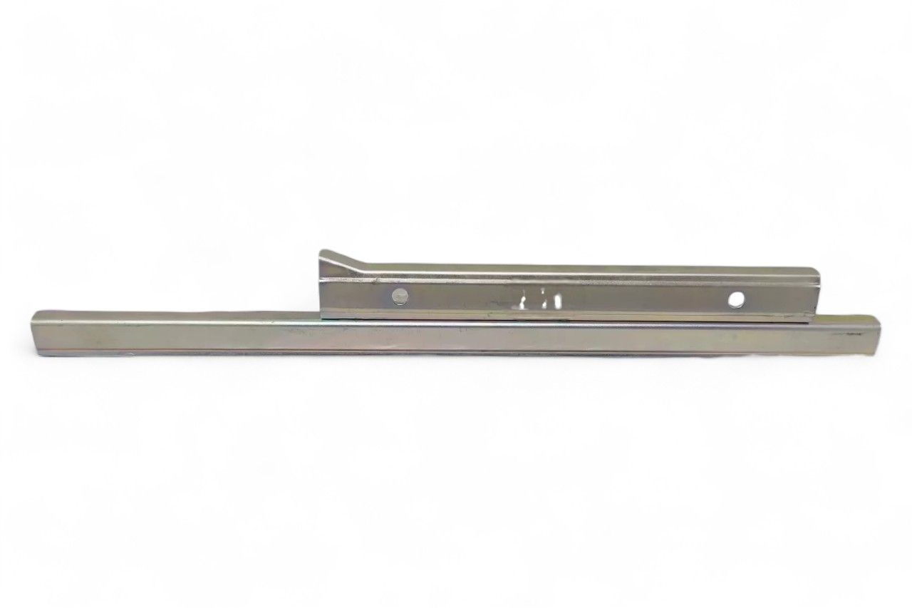 Toyota/Lexus Rear Glass Channel - RH AV452079
