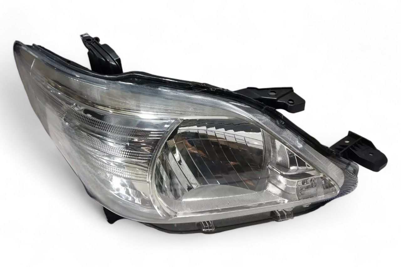 Lumax Head Lamp - RH AV957571