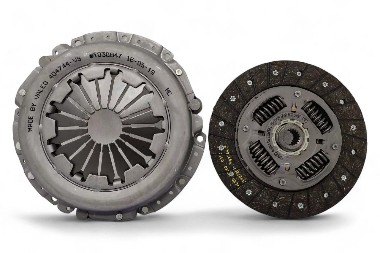 Valeo Clutch Set (Disc+Pressure Plate) AV840122