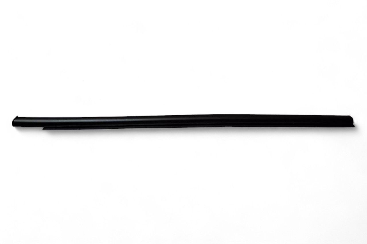 Maruti Suzuki Weatherstrip, Front Door Outer - LH AV130480
