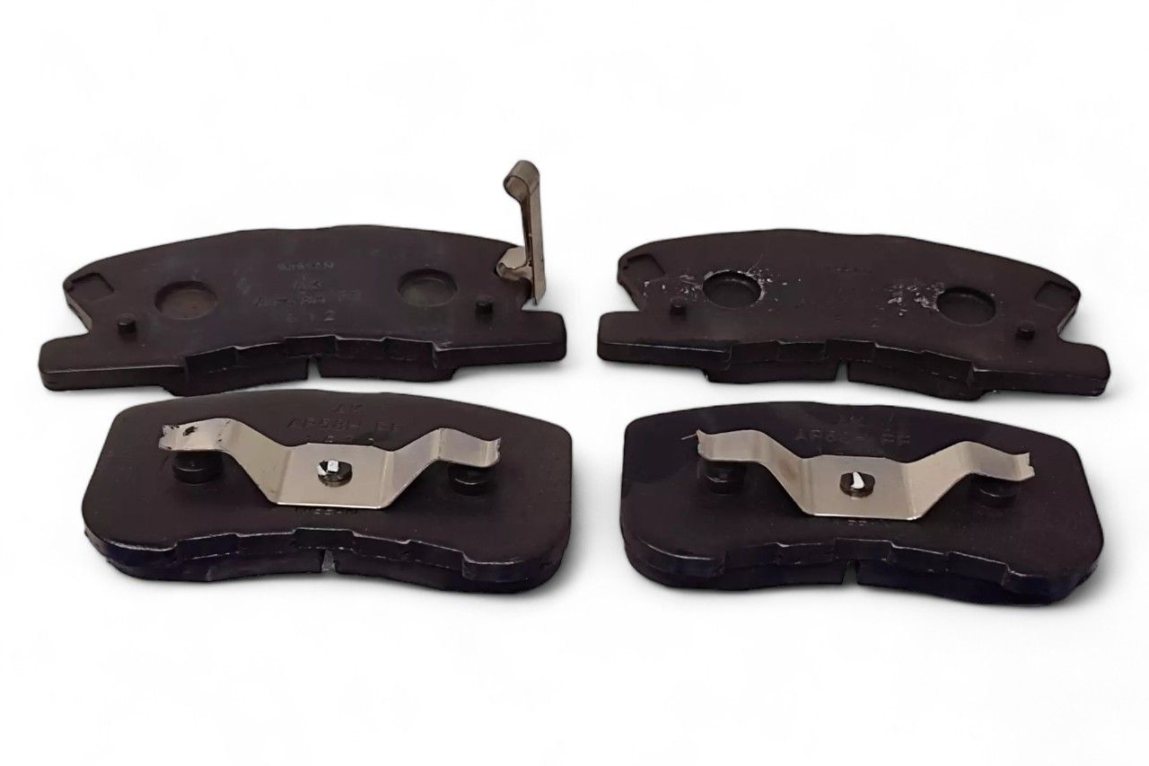 Nissan/Renault Front Brake Pad Set AV561076